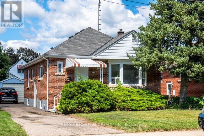 Photo du bâtiment - 150 Beland Ave S