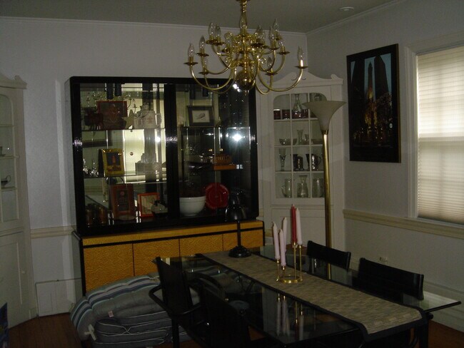 Dining Room - 1150 W Old Mill Rd