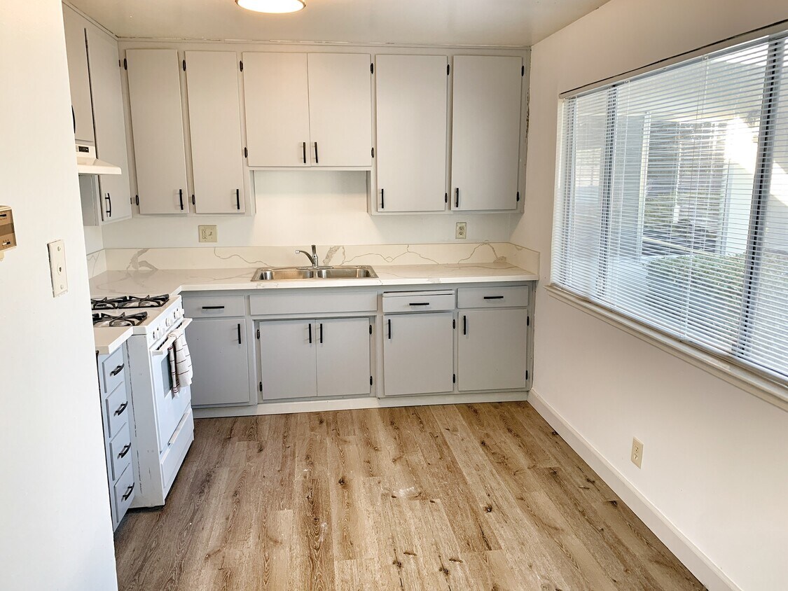 Foto principal - 2229 Peppermint Dr