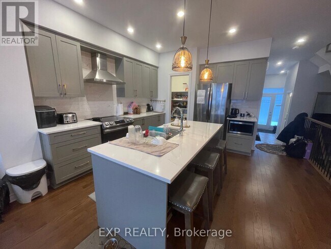 Building Photo - 738 Miikana Rd