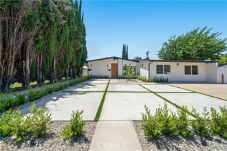 Building Photo - 22928 Leadwell St