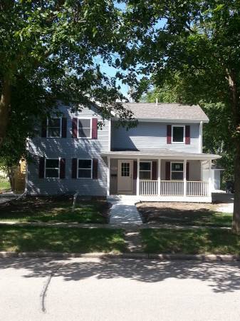 2 Bdrm/1 Bath - Lake Geneva upper duplex - 2 Bdrm/1 Bath  - Lake Geneva upper duplex