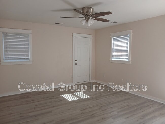 Building Photo - 220 57th St