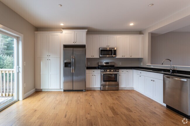 Townhouse - 3BR 2,5 BA - Cocina de 1550SF - Half Peak Place