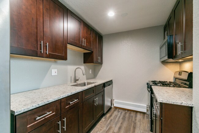 Building Photo - 1805 W 4th St