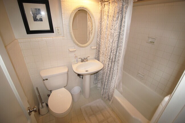 Foto del edificio - 1205 Saint Charles Ave