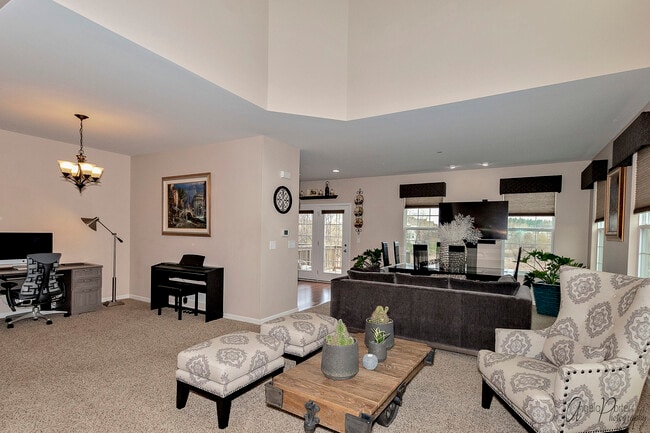 Building Photo - 9870 Williams Dr