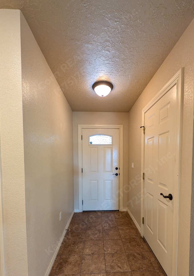 Building Photo - 125 Gayland Dr