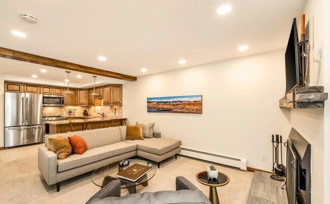 Building Photo - 1040 Vail View Dr