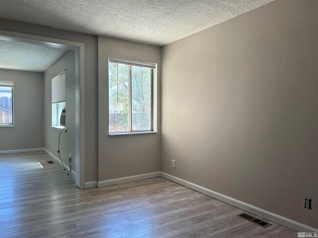 Building Photo - 6865 Lotus St