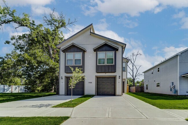 Foto del edificio - 7968 Henson St