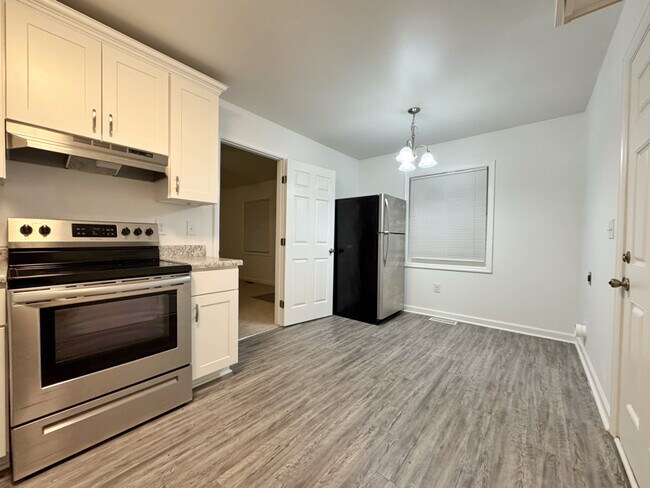 Foto del edificio - 613 W 4th Ave