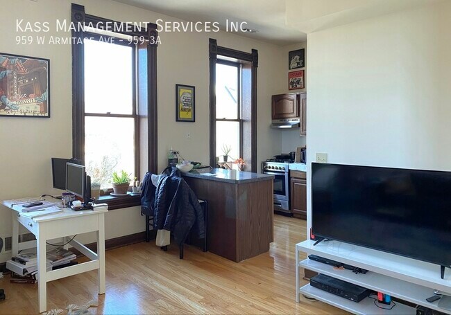 Foto del edificio - Spacious Lofty Apartment in the Heart of L...