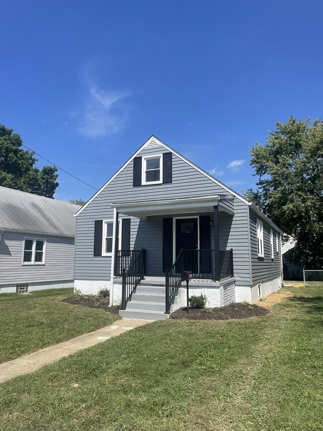 Front Yard - 2502 Linwood Rd