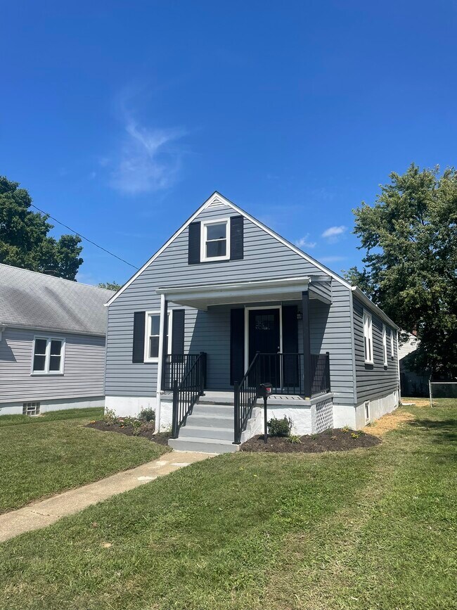 Jardín delantero - 2502 Linwood Rd