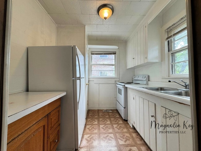 Building Photo - 7203 Porcher Dr