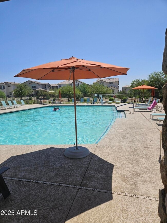 Foto del edificio - 14224 W Hackamore Dr
