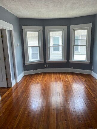 Building Photo - 117 Sherwood Ave