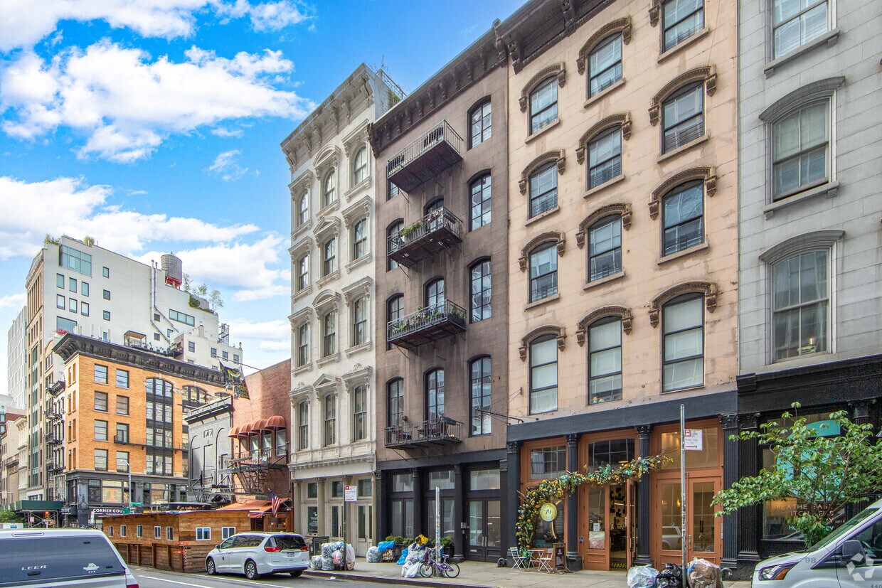 Primary Photo - 53 Murray St