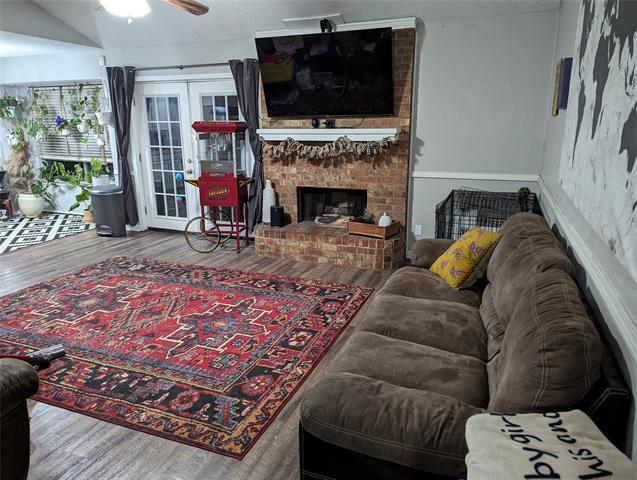 Foto del edificio - 422 Thoreau Ln