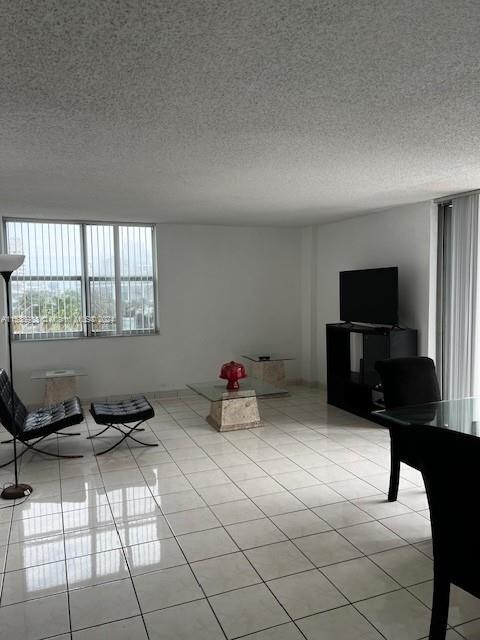 Foto del edificio - 5838 Collins Ave