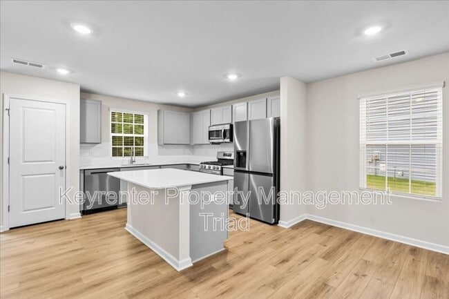 Building Photo - 1751 Mallard Dr