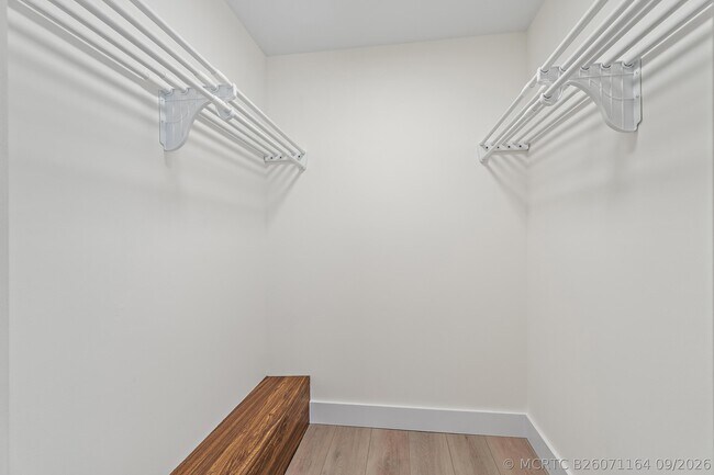Building Photo - 1221 12th Ct