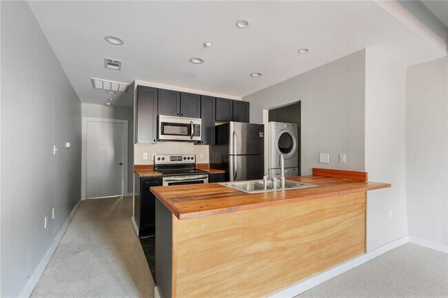 Foto del edificio - 709 Jackson Ave