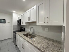 Building Photo - 750 NW 43rd Ave