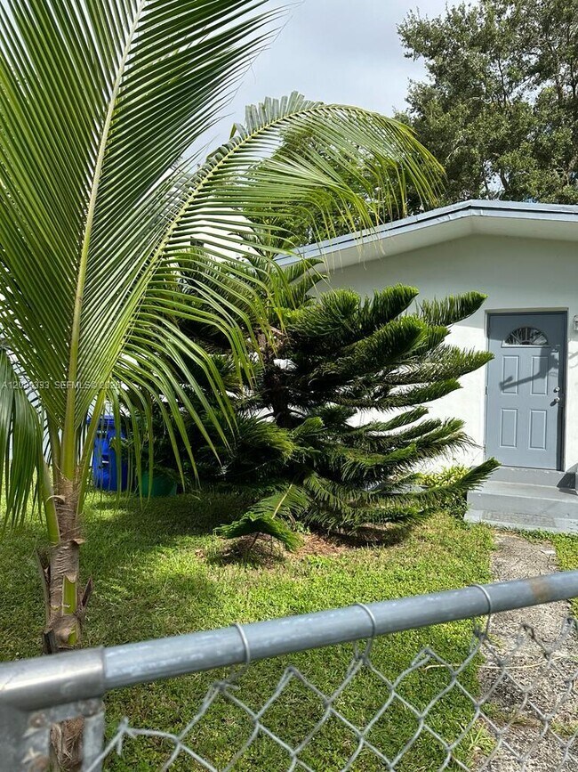 Foto del edificio - 3339 Frow Ave
