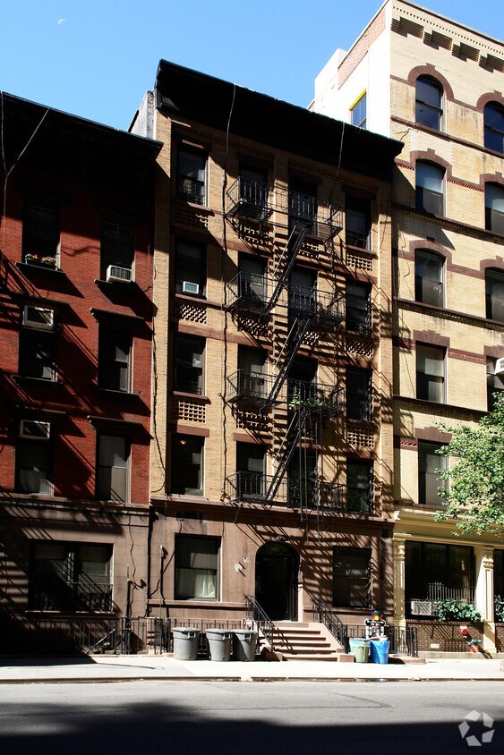 Foto del edificio - 212 W 17th St