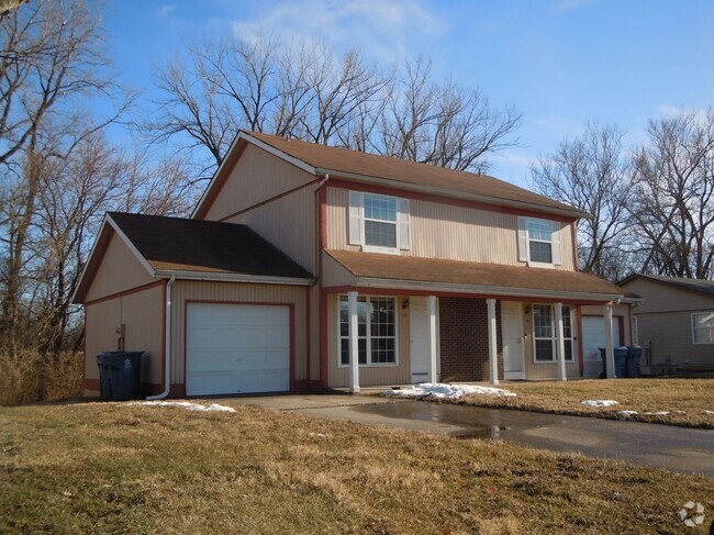 Building Photo - 10 Cougar Dr