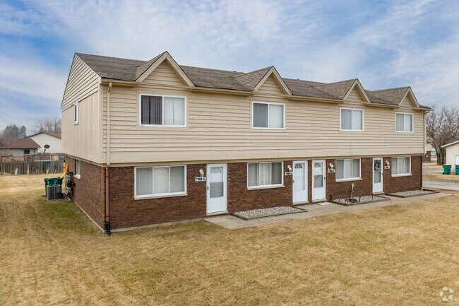 7368 Whitcomb St - Merrillville 4 Plexes
