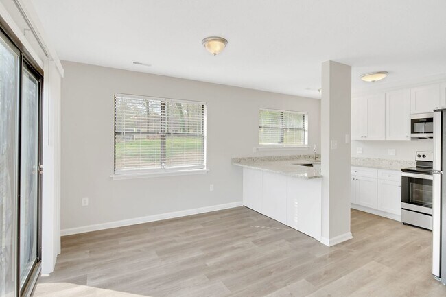 Building Photo - 6530 Touchwood Dr