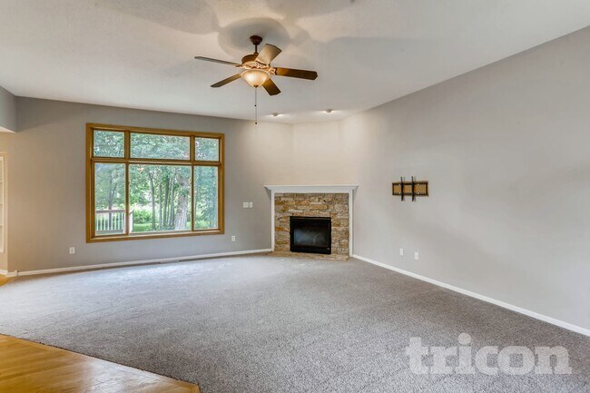 Building Photo - 1259 Irvine Dr