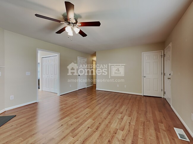 Building Photo - 2645 Wynbrook Drive