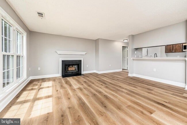 Building Photo - 20991 Timber Ridge Terrace