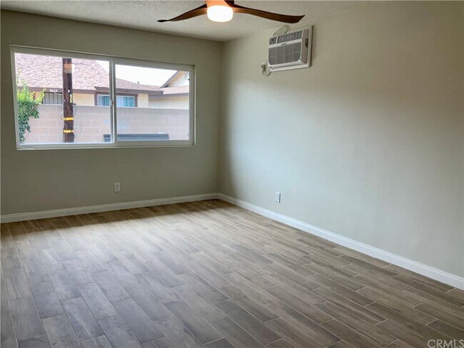 Building Photo - 9633 Cedar St