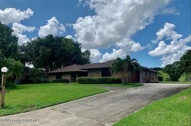 Foto del edificio - 7935 Timberlake Dr