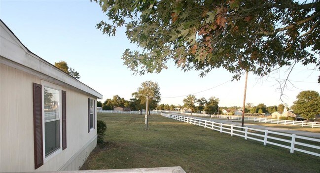 Building Photo - 9824 Stone Ranch Blvd