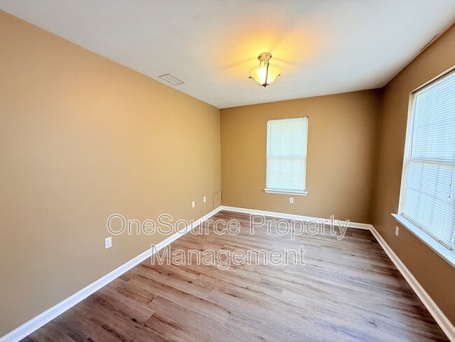 Building Photo - 111 N Charles Willis Dr