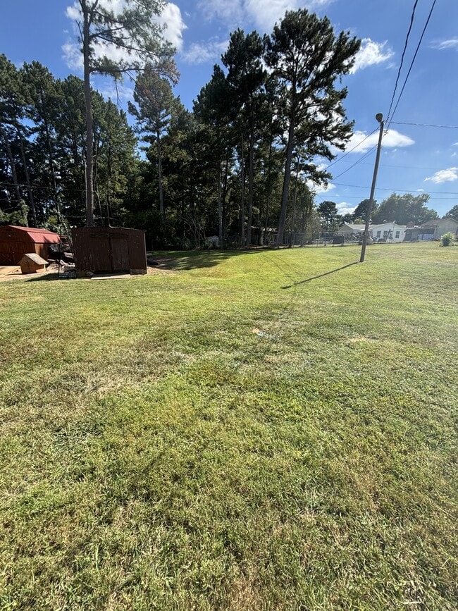 Foto del edificio - 3675 E Ridge Rd