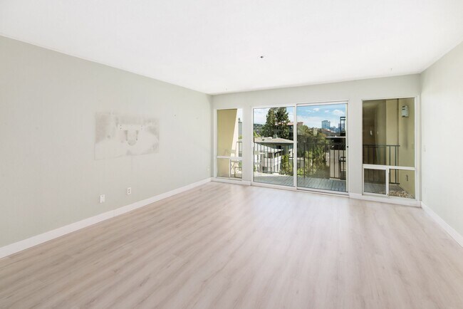 Foto del edificio - Beautiful Bankers Hill 2 bedroom condo