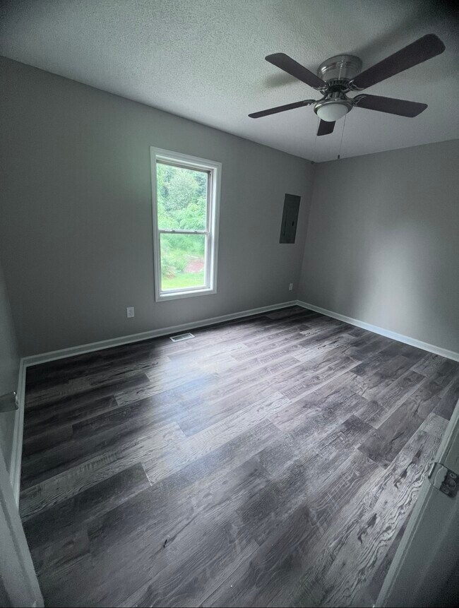 Building Photo - 1451 Finsbury Ln