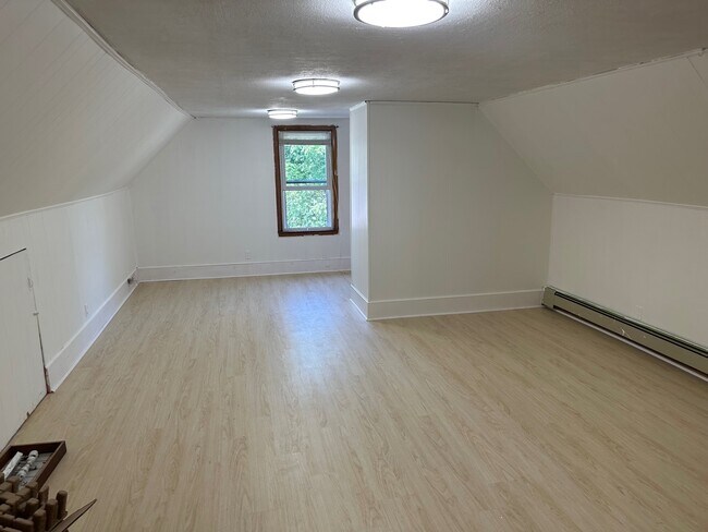 Foto del edificio - 53 Bow Street, Unit 2