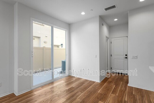 Building Photo - 45534 Calle Luna