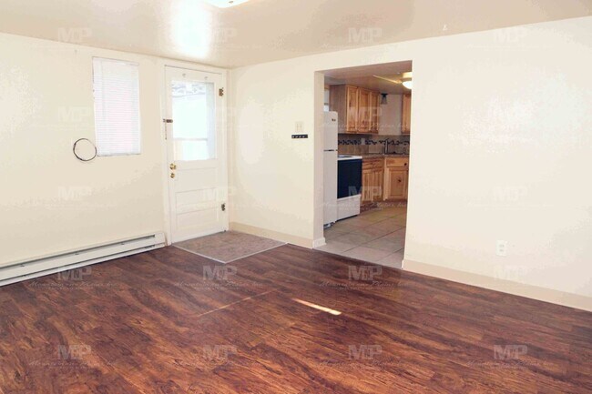 Foto del edificio - One Bedroom Unit, Walk to CSU