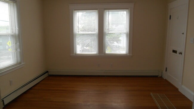 Building Photo - 104 Elson Rd