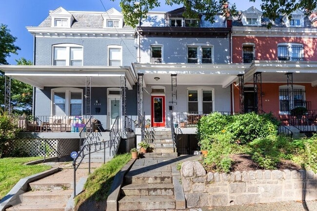 Building Photo - 4102 5th St NW