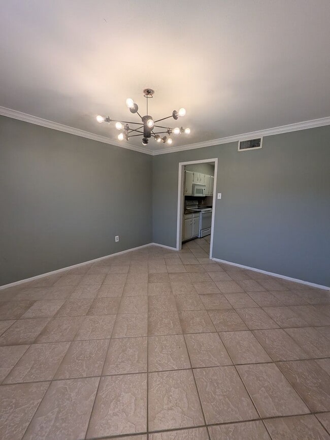 Building Photo - 976 Sunmeadow Dr